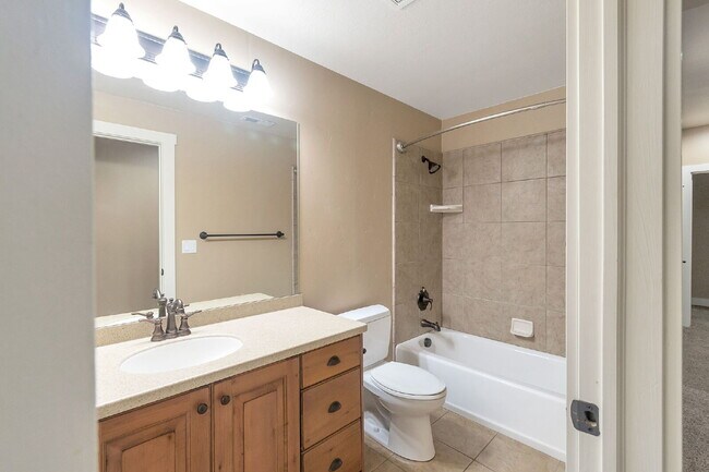 Building Photo - Suncrest — Stunning 4 Bed, 4 Bath Home - SPACIOUS LIVING