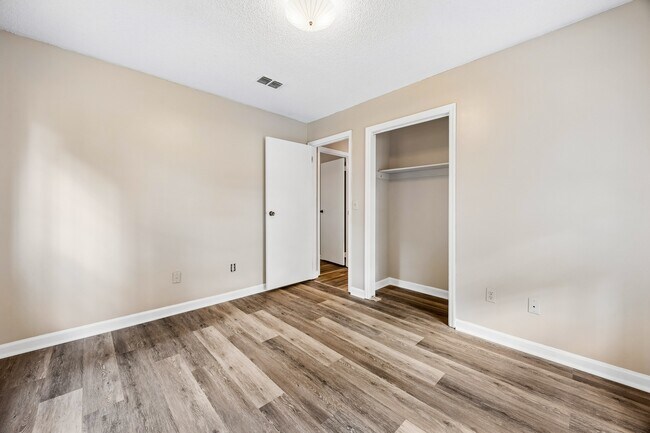 Building Photo - 1091 Boone Ave