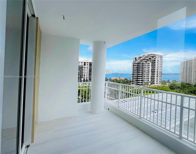 Building Photo - 701 Brickell Key Blvd