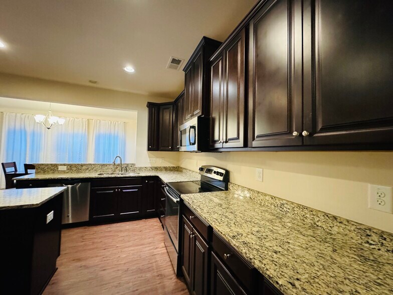 Building Photo - 28 Scuppernong Way