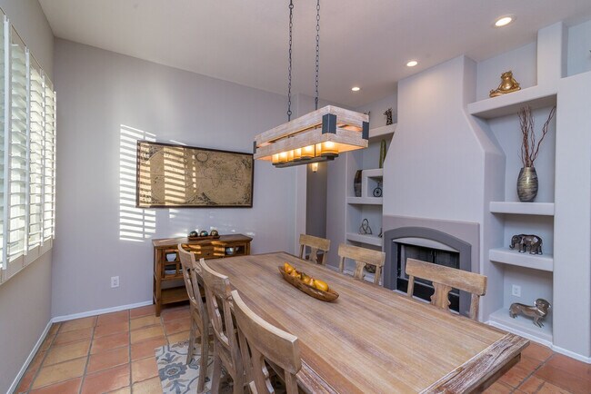 Building Photo - 9315 E Aster Dr