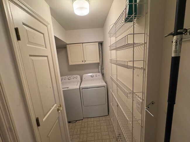 Building Photo - Spacious Well Kept Condo in West County (Ballwin) - RENT WITH AN OPTION TO PURCHASE