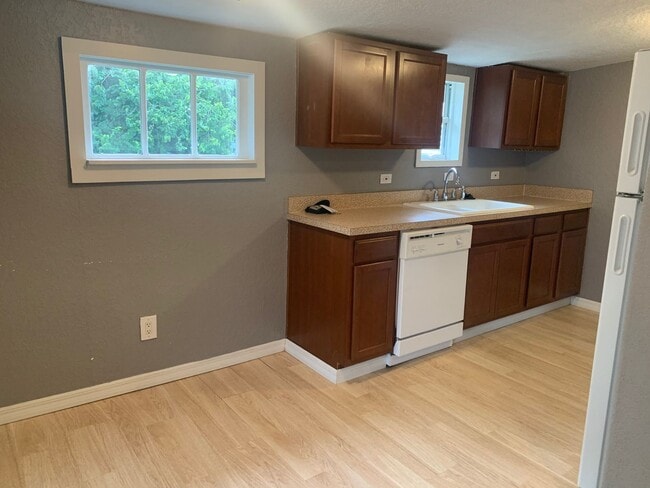 Building Photo - Cozy Remodeled  1 Bed/1 Bath Home in Saint Cloud