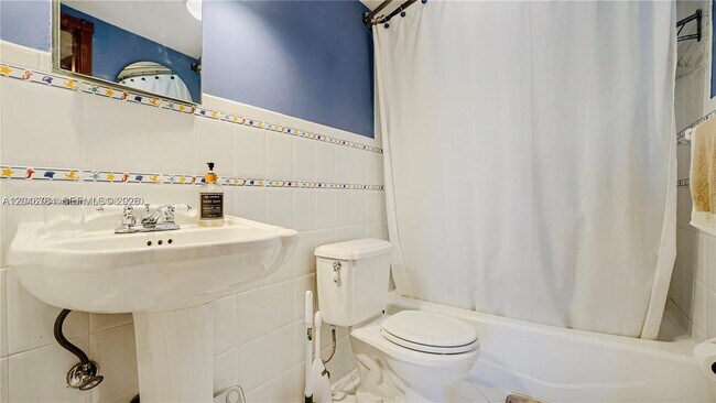 Building Photo - 401 Ocean Dr