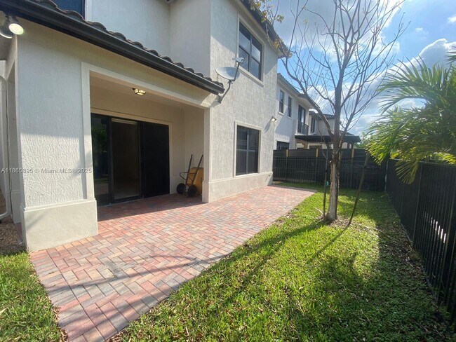 Building Photo - 3334 W 96 Pl