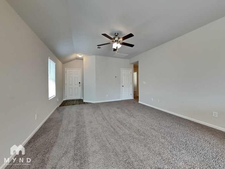 Building Photo - 12384 Waterbury Dr