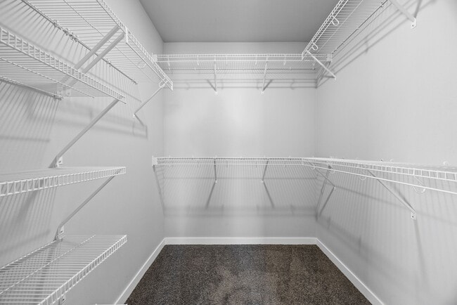 Building Photo - 921 Aiden St