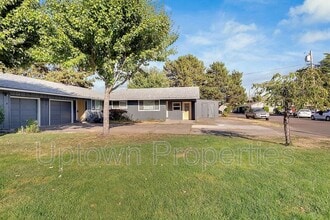 Building Photo - 1365 SE Cedar St