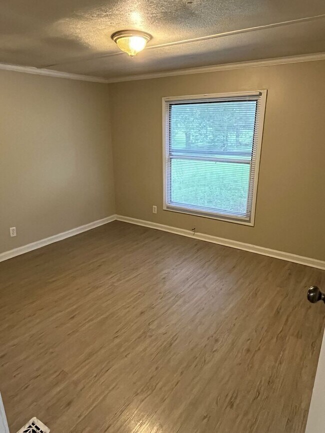 Building Photo - Quiet Country Living near Mint Hill!