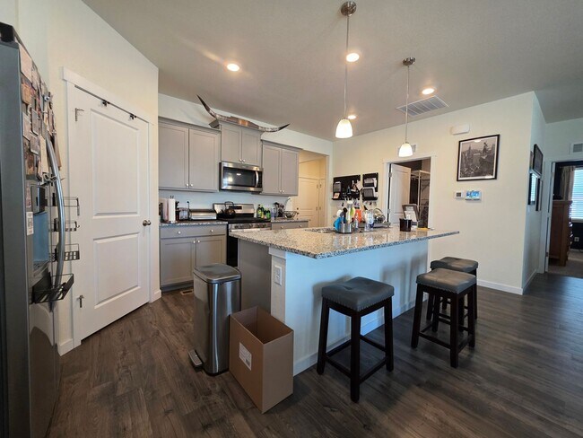 Building Photo - Beautiful Newer Build 3 Bedroom Home in Be...