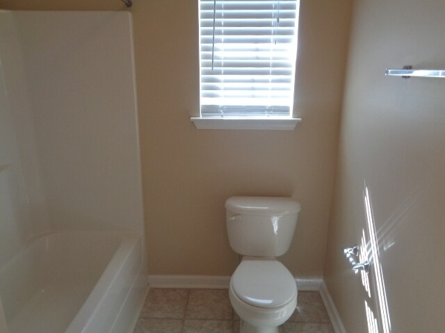Building Photo - 804 Starglen Ct