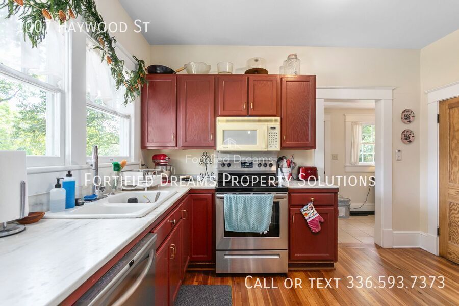 Building Photo - 1007 Haywood St