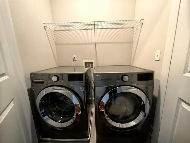 Building Photo - 3797 Oxford Cir