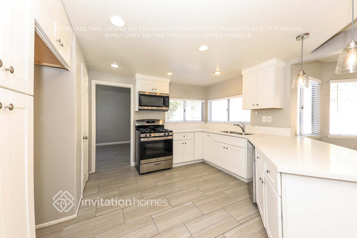 Building Photo - 545 Athens St