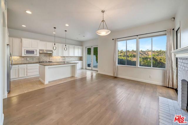 Building Photo - 24819 Cll Cedro