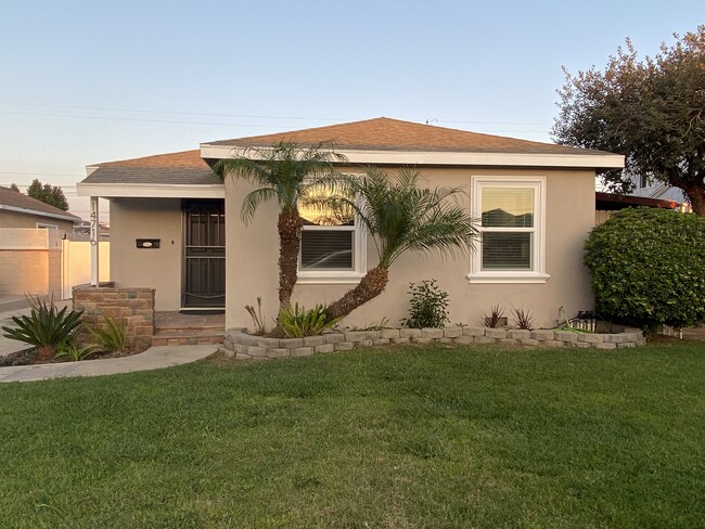 Primary Photo - 14716 Daphne Ave