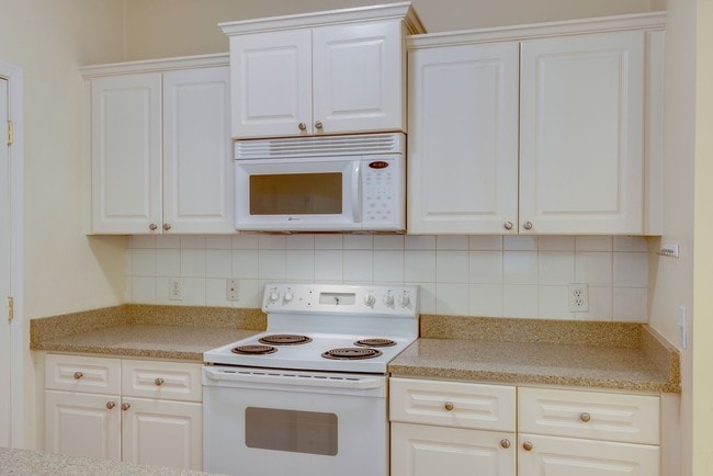 Building Photo - Condo in Hillmont of Green Hills