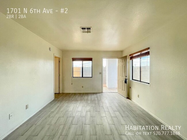 Building Photo - 2 bed/2 bath newly renovated! Easy biking,...