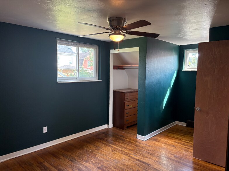 Building Photo - 1405 Belasco Ave