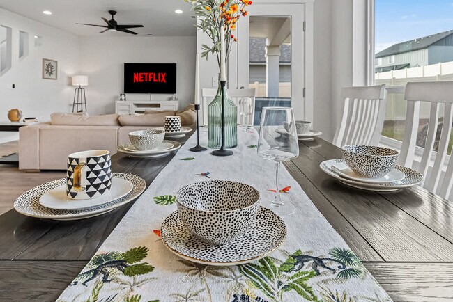 Building Photo - 1424 W Bass River Dr