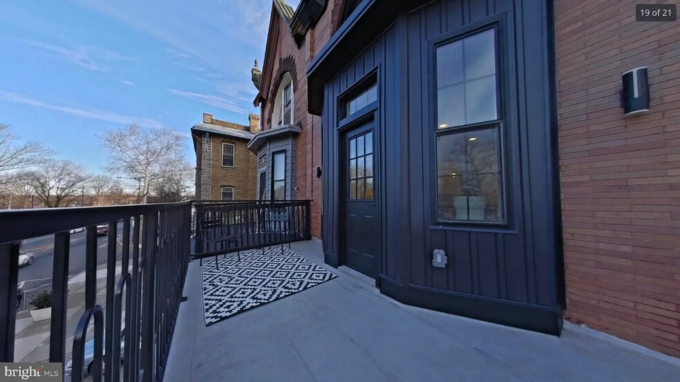 Building Photo - 1613 N 33rd St