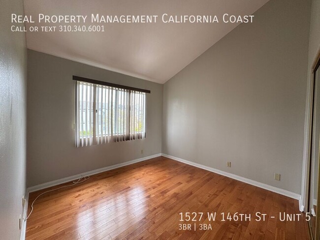 Building Photo - 1527 W 146th St