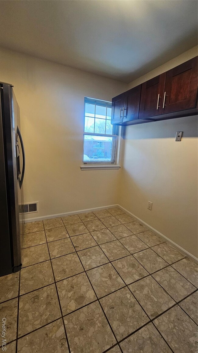 Building Photo - 66 Bon Aire Cir