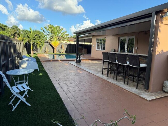 Building Photo - 10911 NW 18th Pl