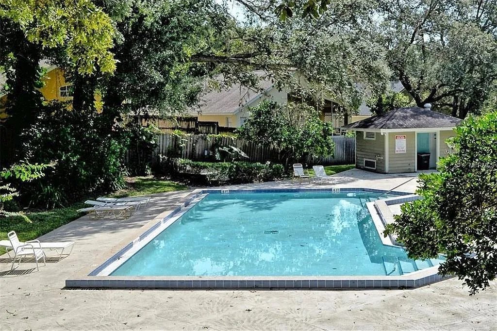 Building Photo - 1063 Royal Oaks Dr