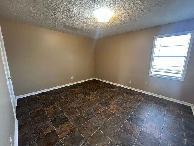 Building Photo - 434 S Washington Ave