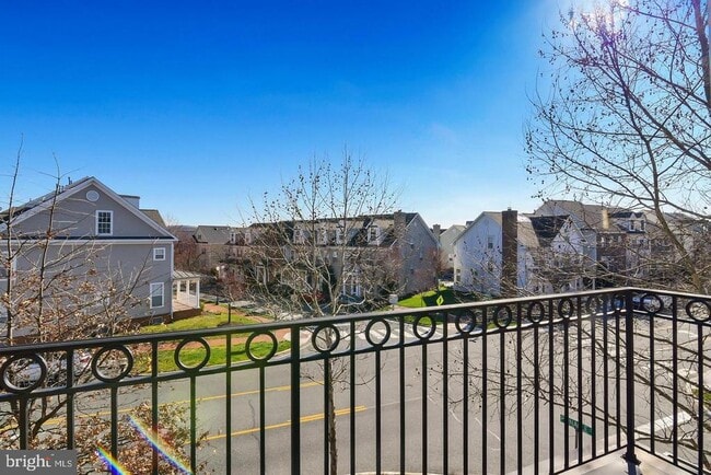 Building Photo - 705 Belmont Bay Dr