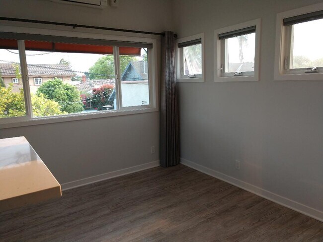 Livingroom - 3534 Wesley St