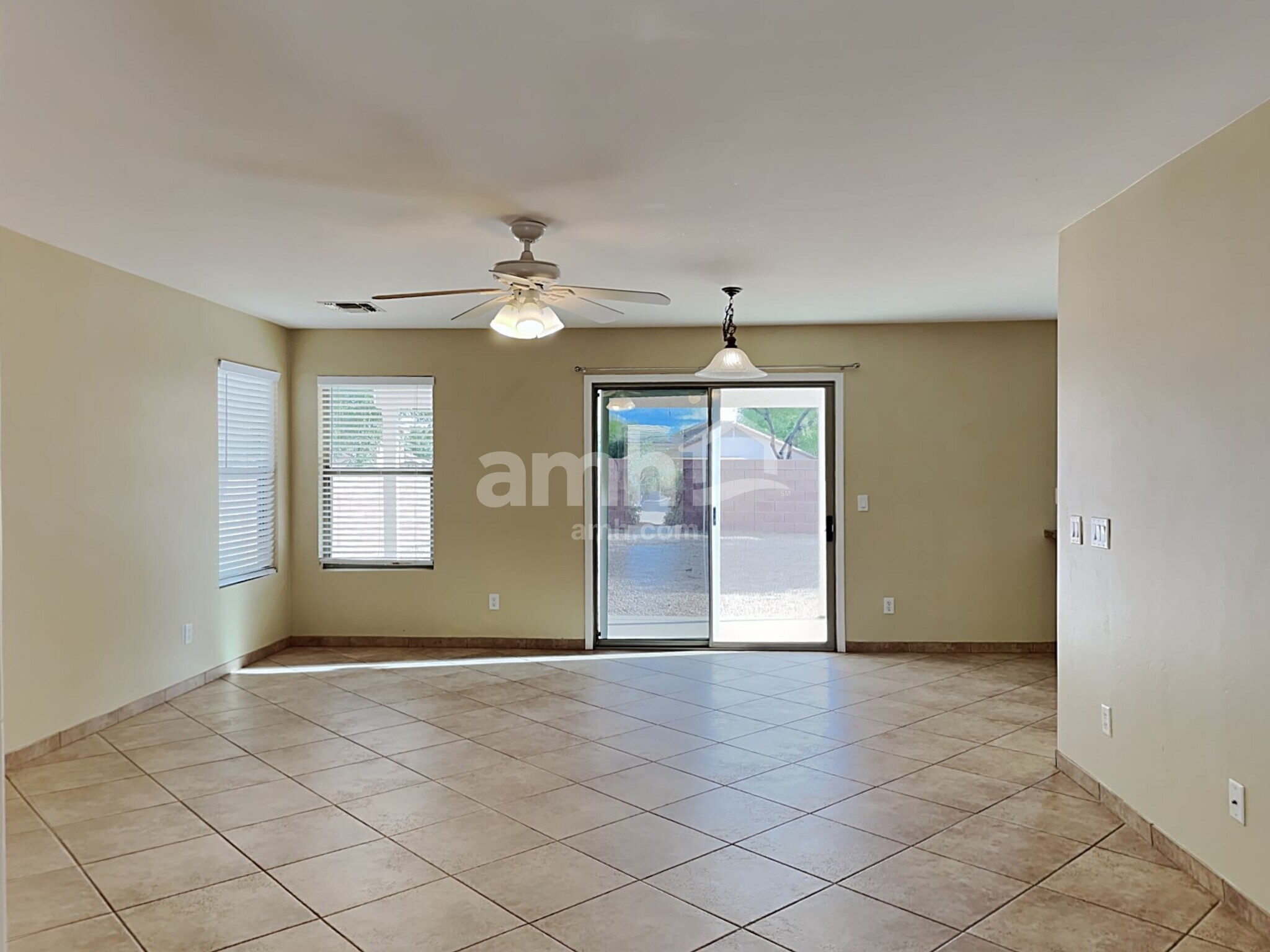 Building Photo - 765 W Flaming Arrow Dr