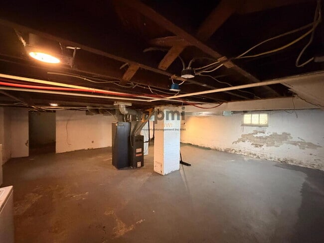 Building Photo - 215 N Woodland Ave