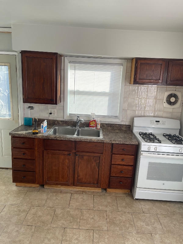 Building Photo - 17111 Park