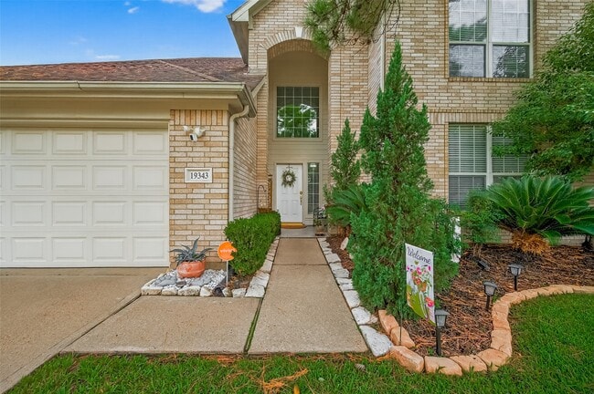 Building Photo - 19343 Dickson Park Dr