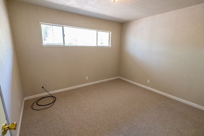 Building Photo - 2112 Tenth St