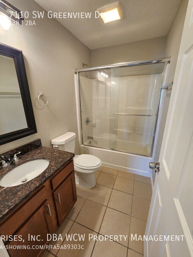 Building Photo - 7110 SW Greenview Dr