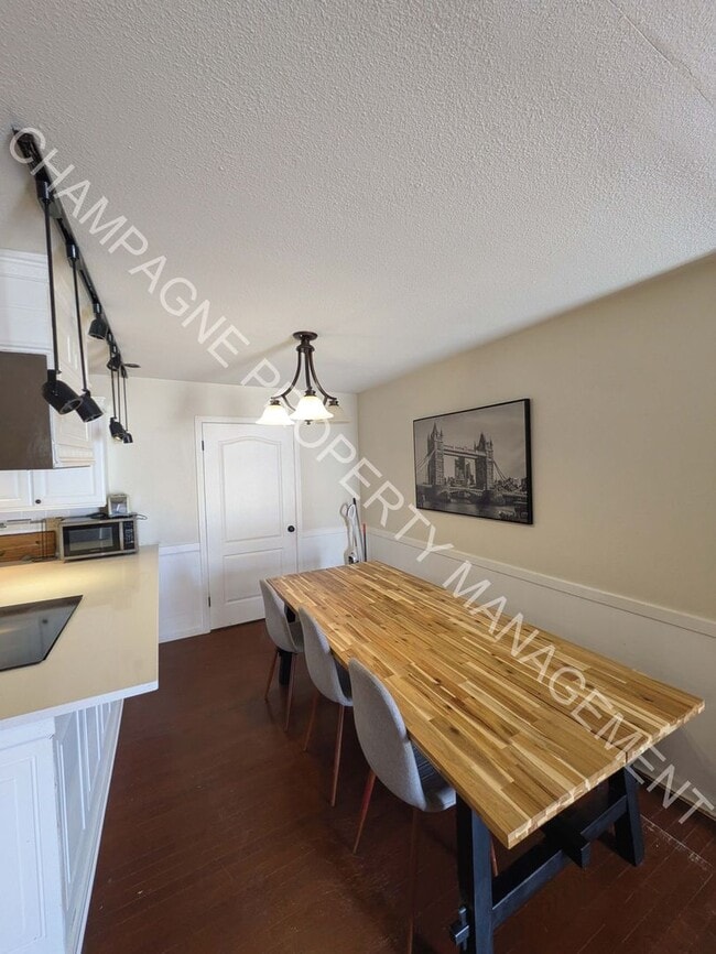 Building Photo - Single Family Home in KC