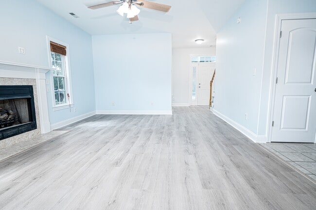 Building Photo - 2807 Walter Dr