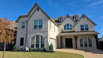 Building Photo - 1112 Maverick Dr