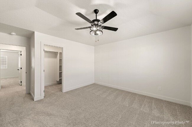 Building Photo - Private Master Suite Near SUU | Utilities Included | Female Housing | $850/Month