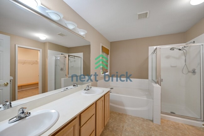 Building Photo - 4 Bed, 2.5 Bath | Spacious 2,460 Sq. Ft. Sammamish Home in a Top-Tier School District with Parks ...