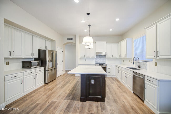 Building Photo - 4564 S Maverick Ct