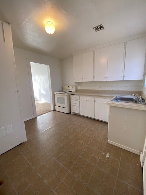 Building Photo - 2927 SW 21st St