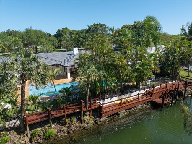 Building Photo - 5120 Carillo St