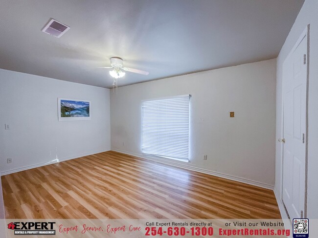 Building Photo - Light-Filled, Open-Concept Home in Killeen!