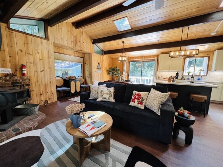 Building Photo - 26928 WA-525