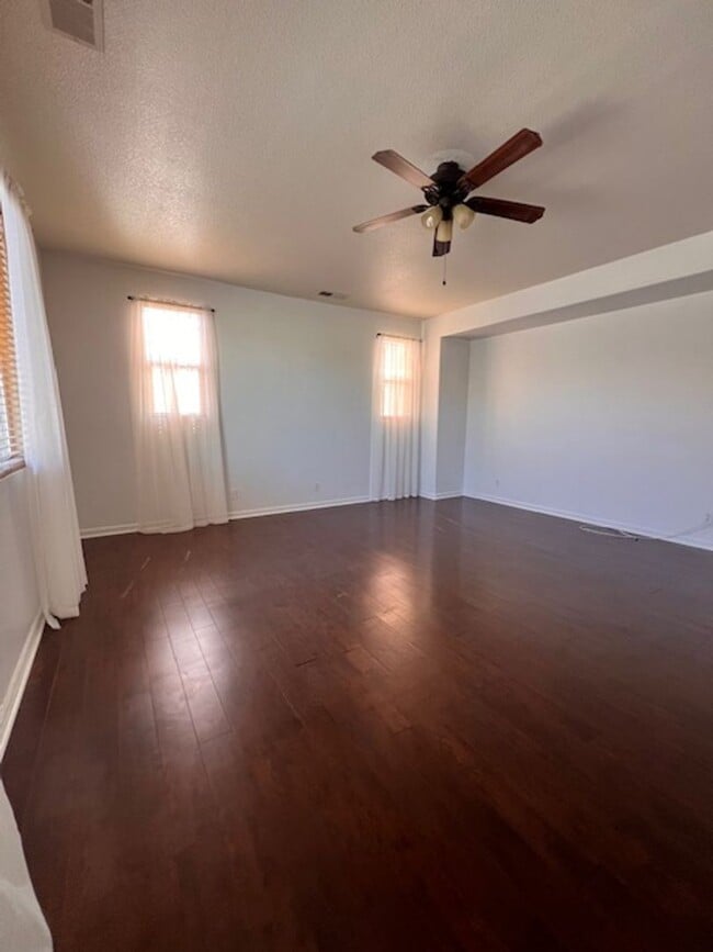 Building Photo - Available now! 5 Bedrooms and 4 full Bathr...