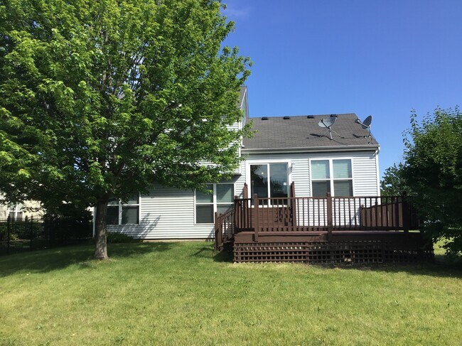 Building Photo - 1559 Parkside Dr